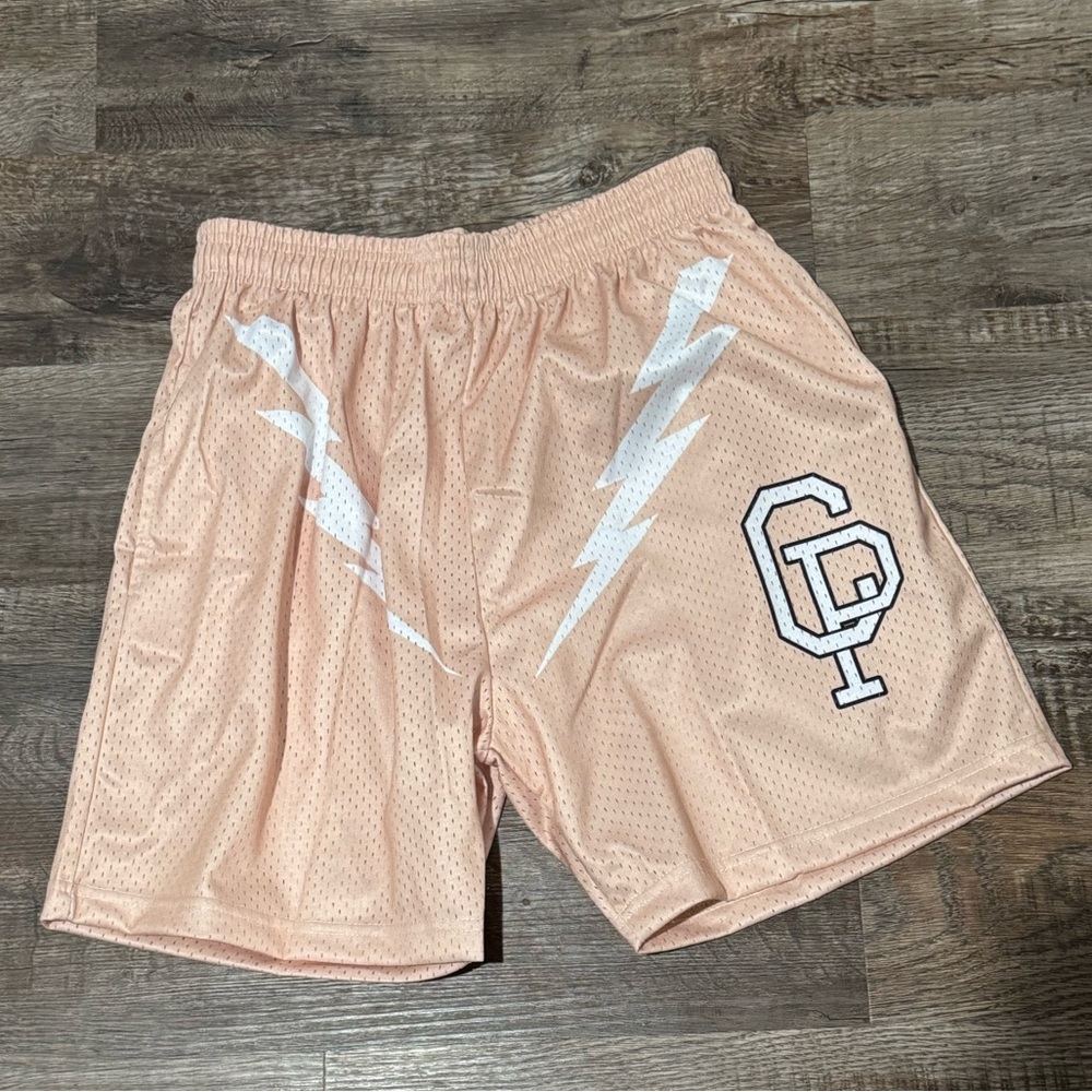 New without tags mens L crisp shorts